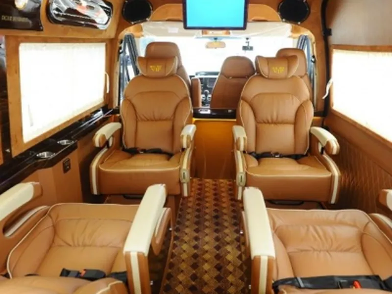 Limousine Car to Sapa from Hanoi