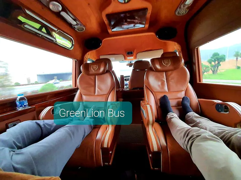 LlIMOUSIN BUS HA LONG TO SAPA