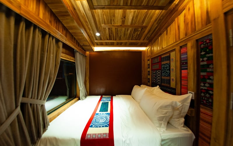 CHAPA EXPRESSS TRAIN - H'mong Suite Queen