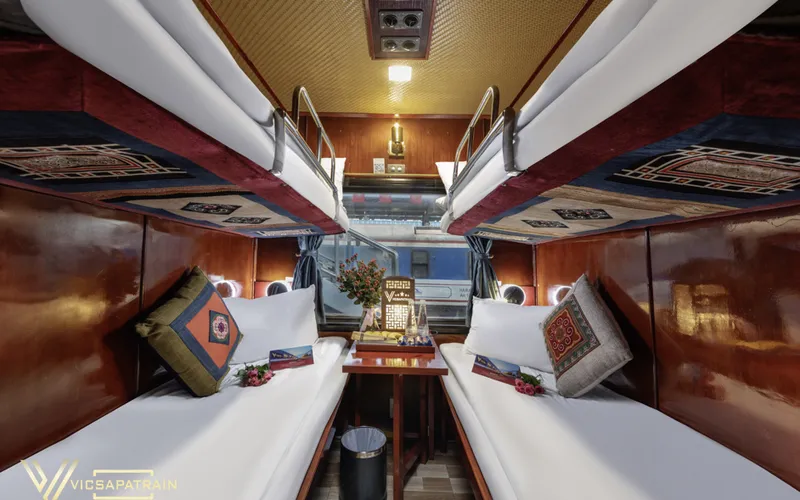 VICSAPA TRAIN - Luxury 4 Berth Cabin