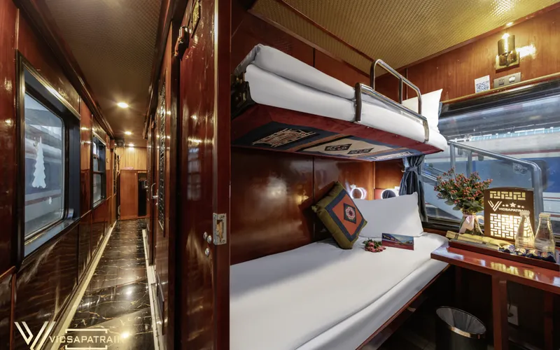 VICSAPA TRAIN - Luxury 4 Berth Cabin