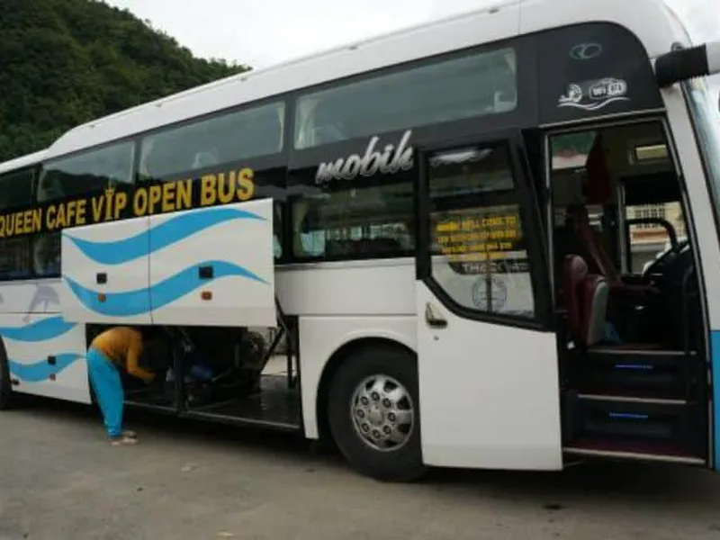 XE  HÀ NỘI - HUẾ - HÀ NỘI -  QUEEN TOURIST