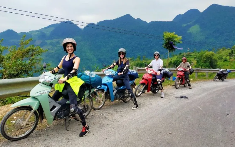 Ha Giang Loop Tour ( 4 Days 5 Nights )