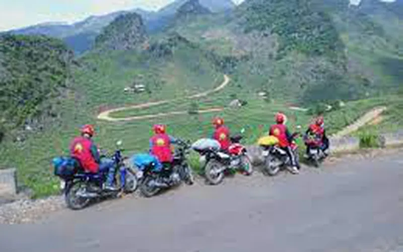 HA GIANG LOOP MOTORBIKE TOUR 4 NIGHTS 3 DAYS   (Hard Driving – More Driving Time) 
