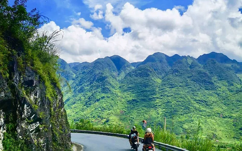 HA GIANG LOOP MOTORBIKE TOUR 5 DAYS 4 NIGHTS