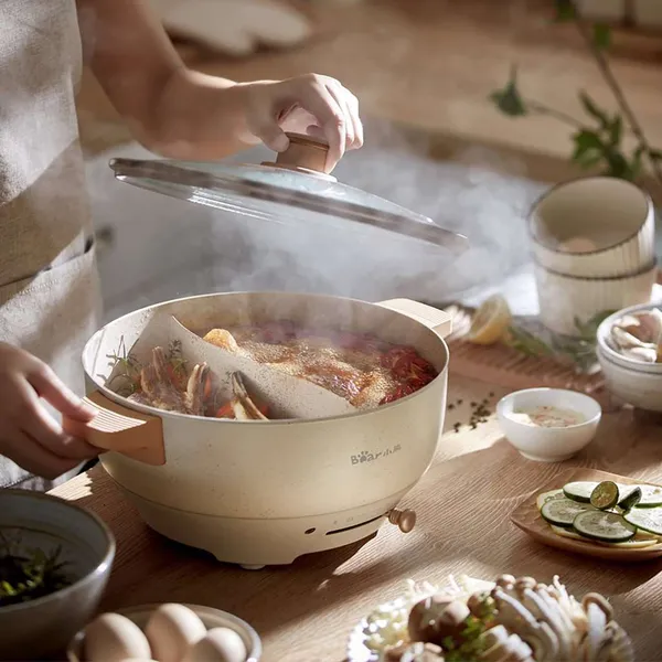 Nồi lẩu điện uyên ương 2 ngăn 6L Bear DHG-C50K1