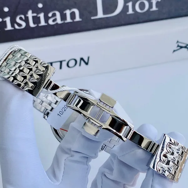 Frederique Constant FC-245BR5S6B.