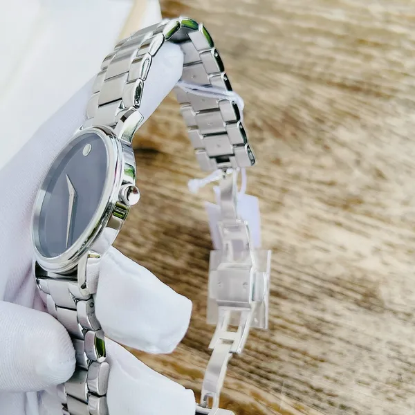 MOVADO CLASSIC MUSEUM QUARTZ NAVY 39MM