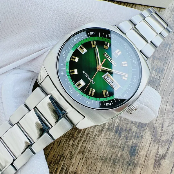 Đồng Hồ Seiko 44mm Nam SNKM97