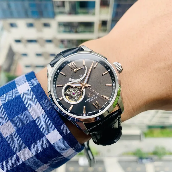 Orient Star OpenHeart 50h RE-AT0007N Gray - Mẫu Dresswatch độc đáo