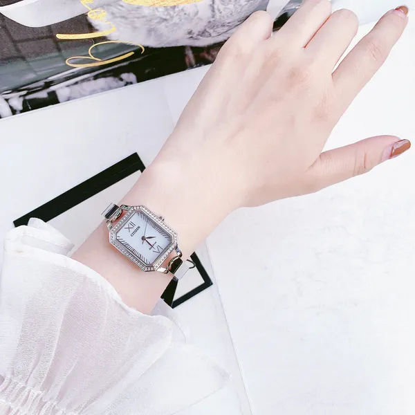 Đồng Hồ Citizen 32.2x23mm Nữ EM0980-50A