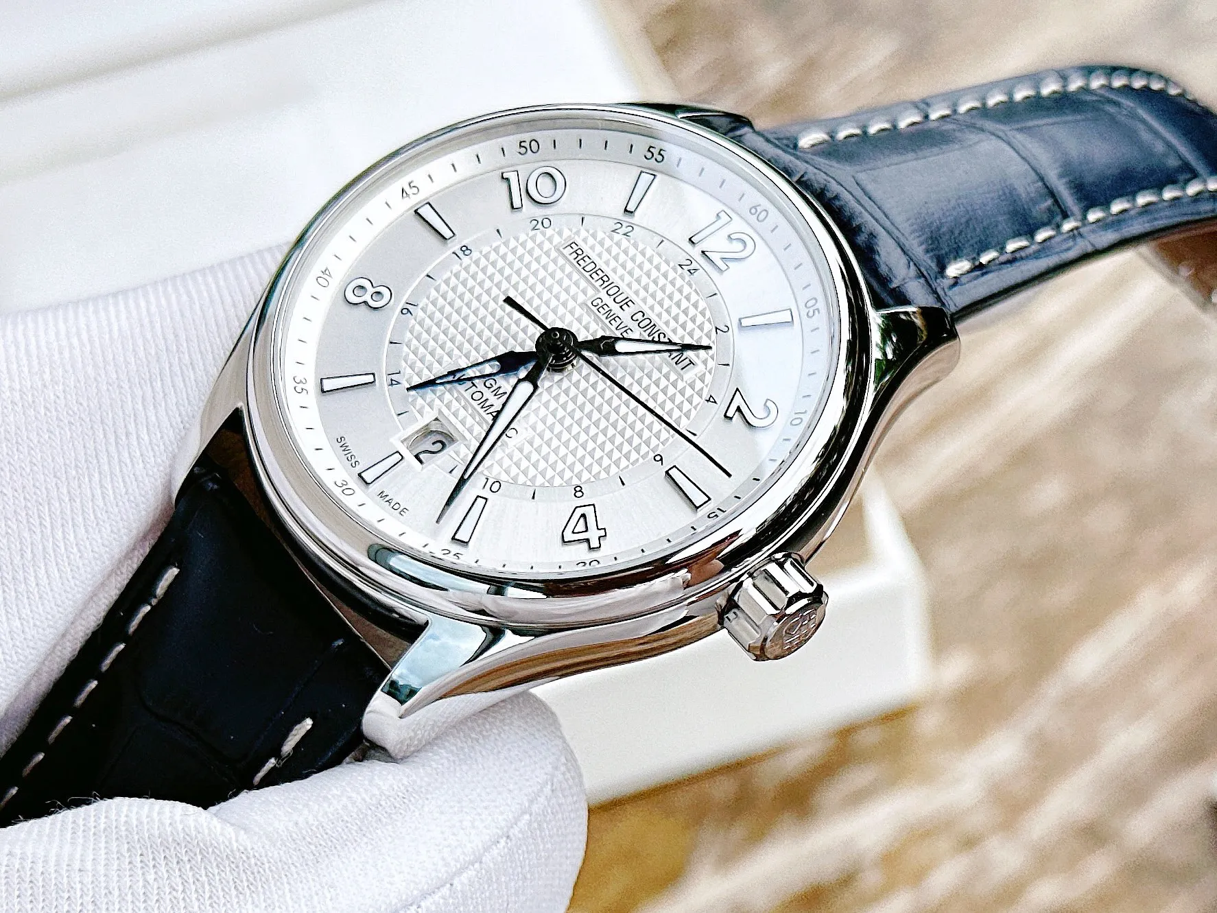 Frederique Constant Runabout GMT FC 350RMS5B6