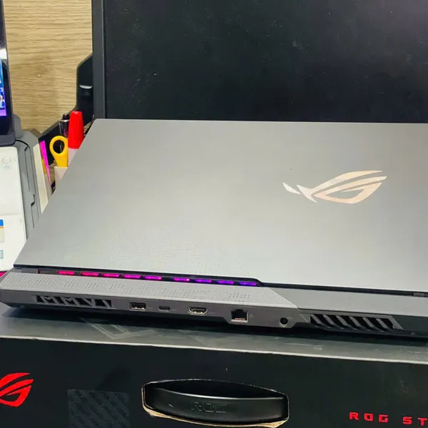 Laptop Asus ROG Gaming G513IH-HN015T R7 4800H/8GB/512GB SSD/GTX1650 4GB/Win10