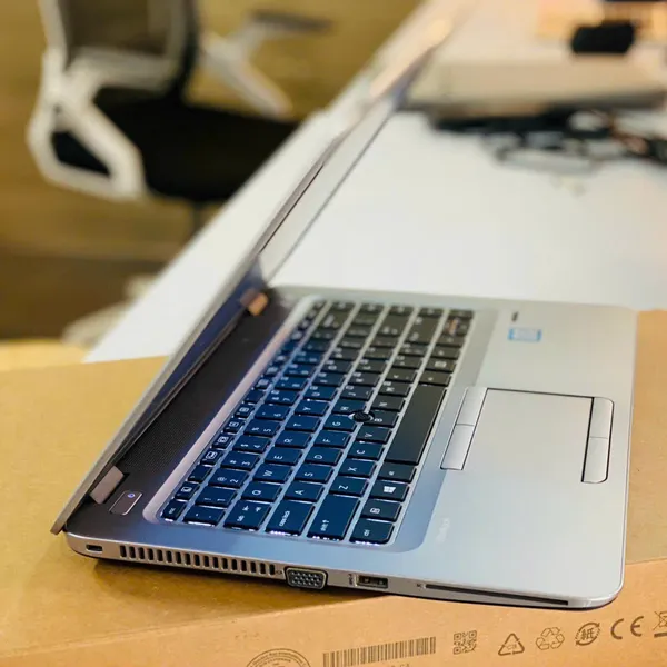 LAPTOP HP ELITEBOOK 840 G3 CORE I5-6300U/ RAM 8 GB/ SSD 258GB/14"