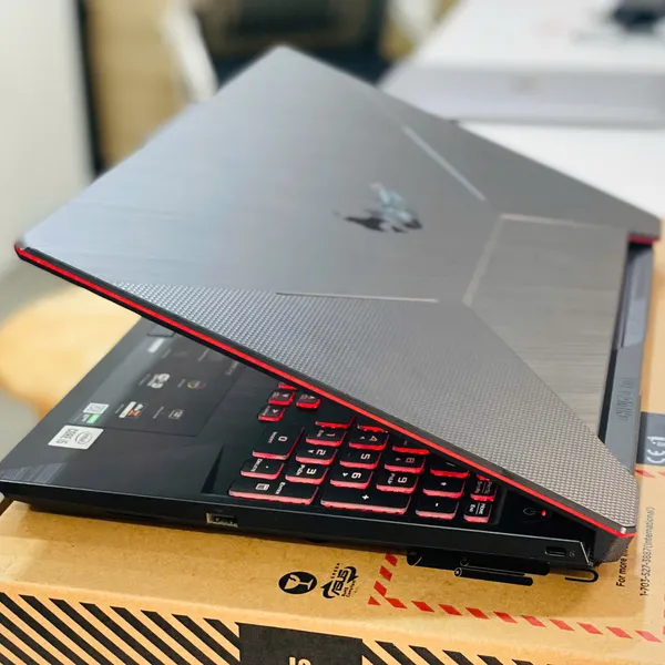 Asus TUF Gaming FX506LH i5 10300H/8GB/512GB/144Hz/4GB GTX1650/Win10 (HN002T)