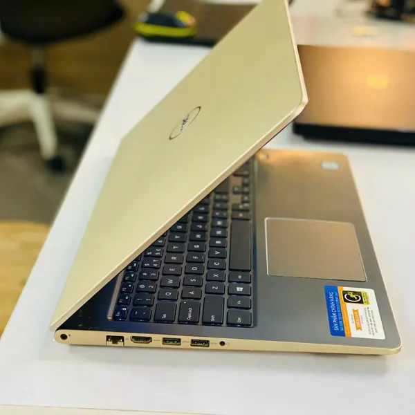 LAPTOP DELL VOSTRO 5568 077M52 – CORE I5 7200U/ 8GB DDR4/ 256 SSD/ 15.6 INCH LED/ GEFORCE 940MX 2GB