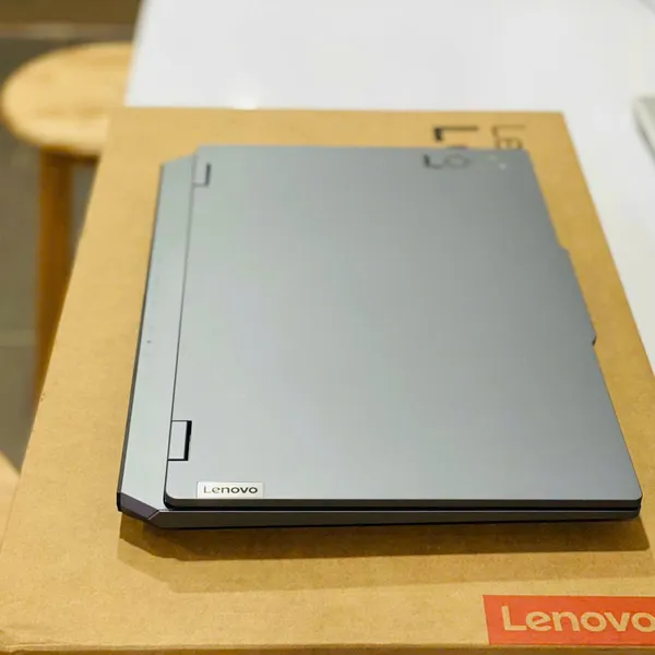 Laptop Lenovo LOQ 15IAX9 83GS001SVN I5-12450HX/12GB/512GB PCIE/VGA 4GB RTX2050/15.6 FHD