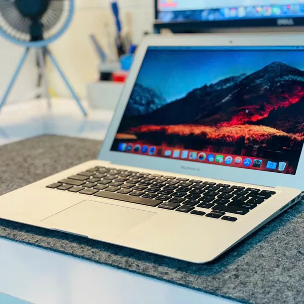 MACBOOK AIR 2017 I5 1.8GHZ/8GB/128GB (MQD32SA/A)