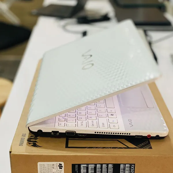Laptop Sony vaio EH i5-2450M/RAM 8GB/SSD 128GB/VGA Intel HD 4000/15.6 inch