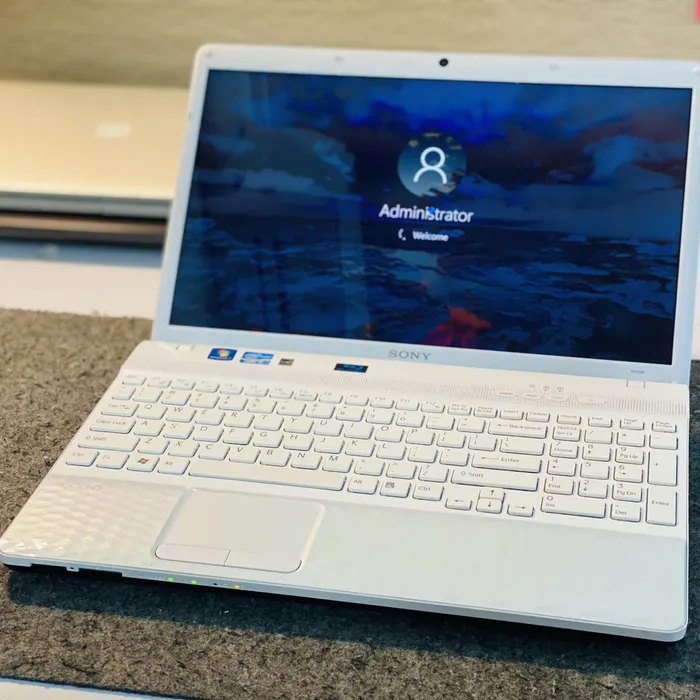 Laptop Sony vaio EH i5-2450M/RAM 8GB/SSD 128GB/VGA Intel HD 4000/15.6 inch