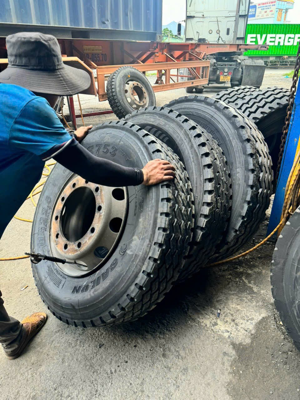 lốp dán uy tín bình dương