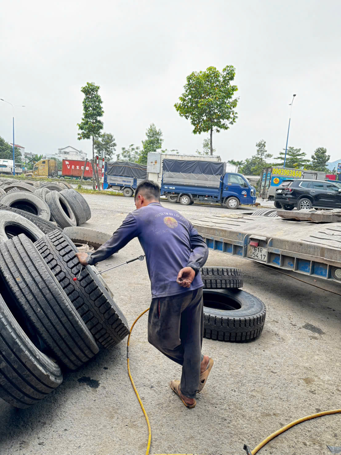 lốp container giá rẻ tại Bình Dương - TPHCM