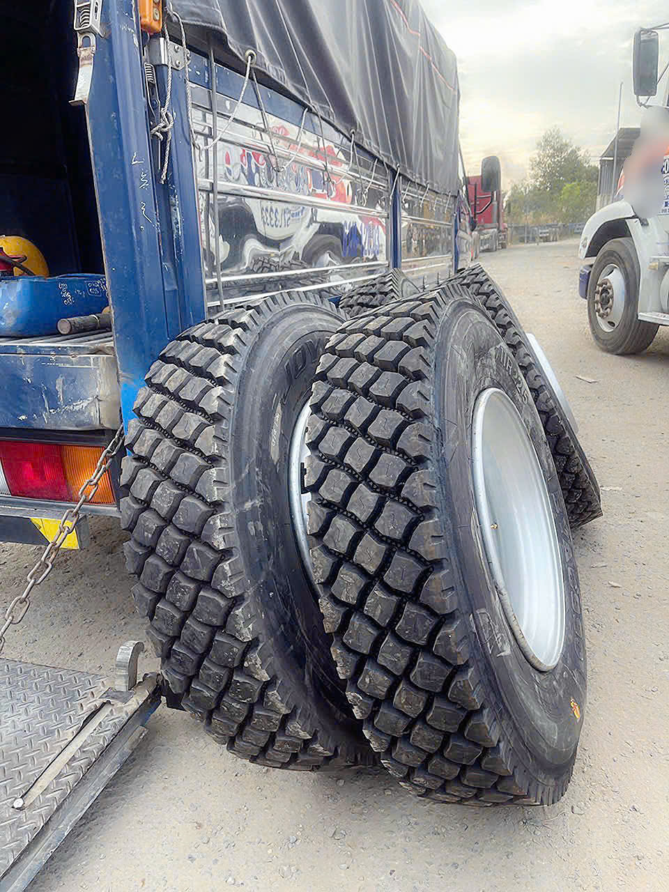 lốp xe ben giá rẻ tại Bình Dương