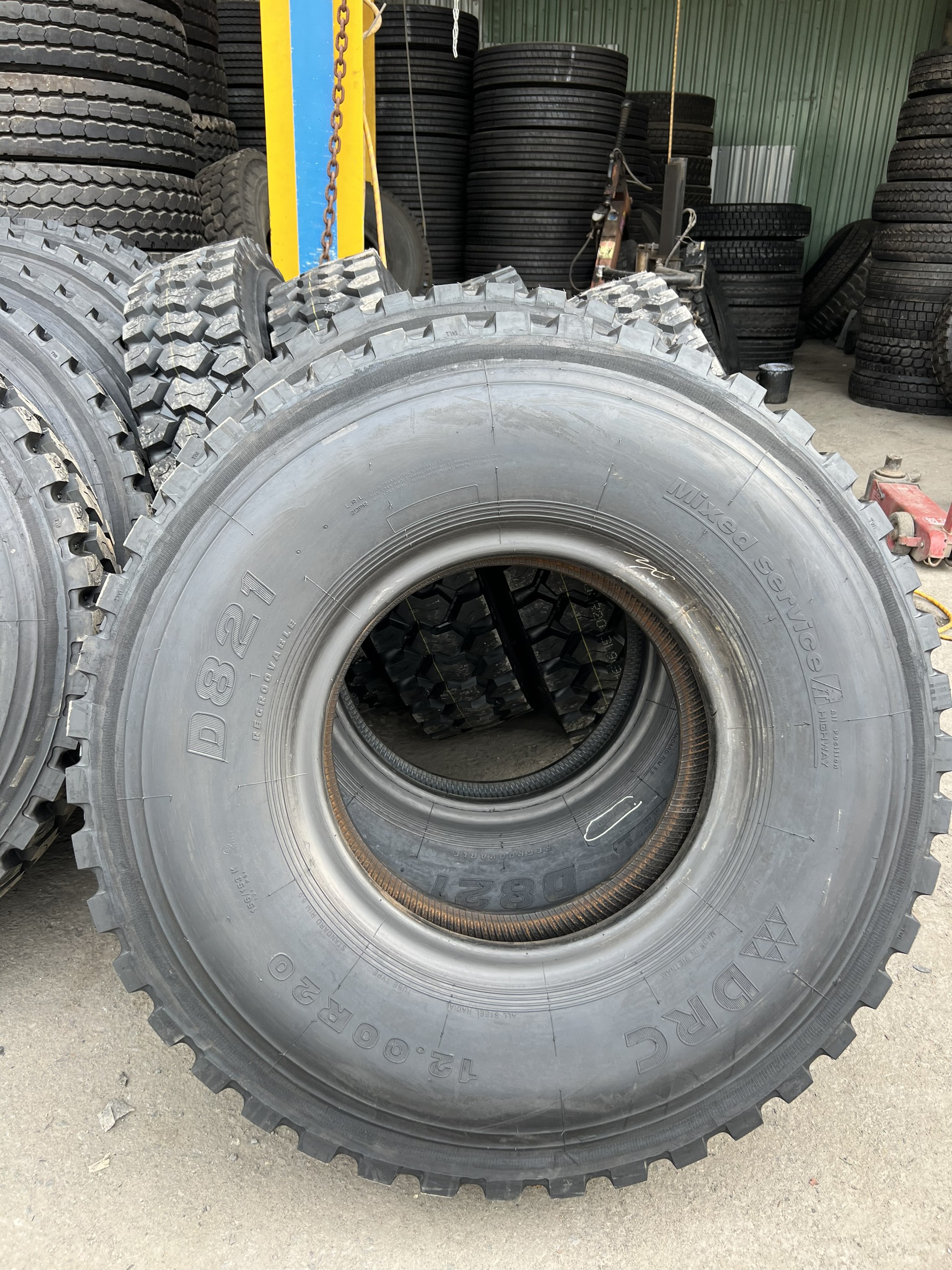 lốp dán xe tải, xe ben, container uy tín - giá rẻ