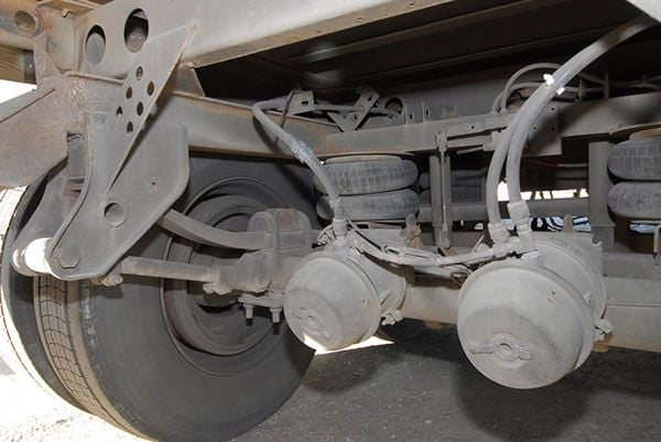 Dấu hiệu cảnh báo hệ thống giảm xóc xe khách cần được thay thế ngay