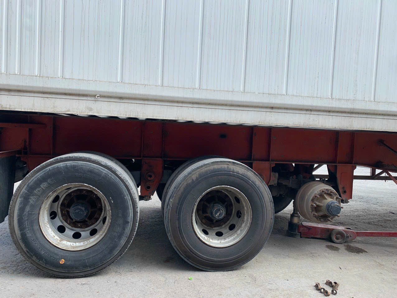 đại lý lốp dán container giá rẻ