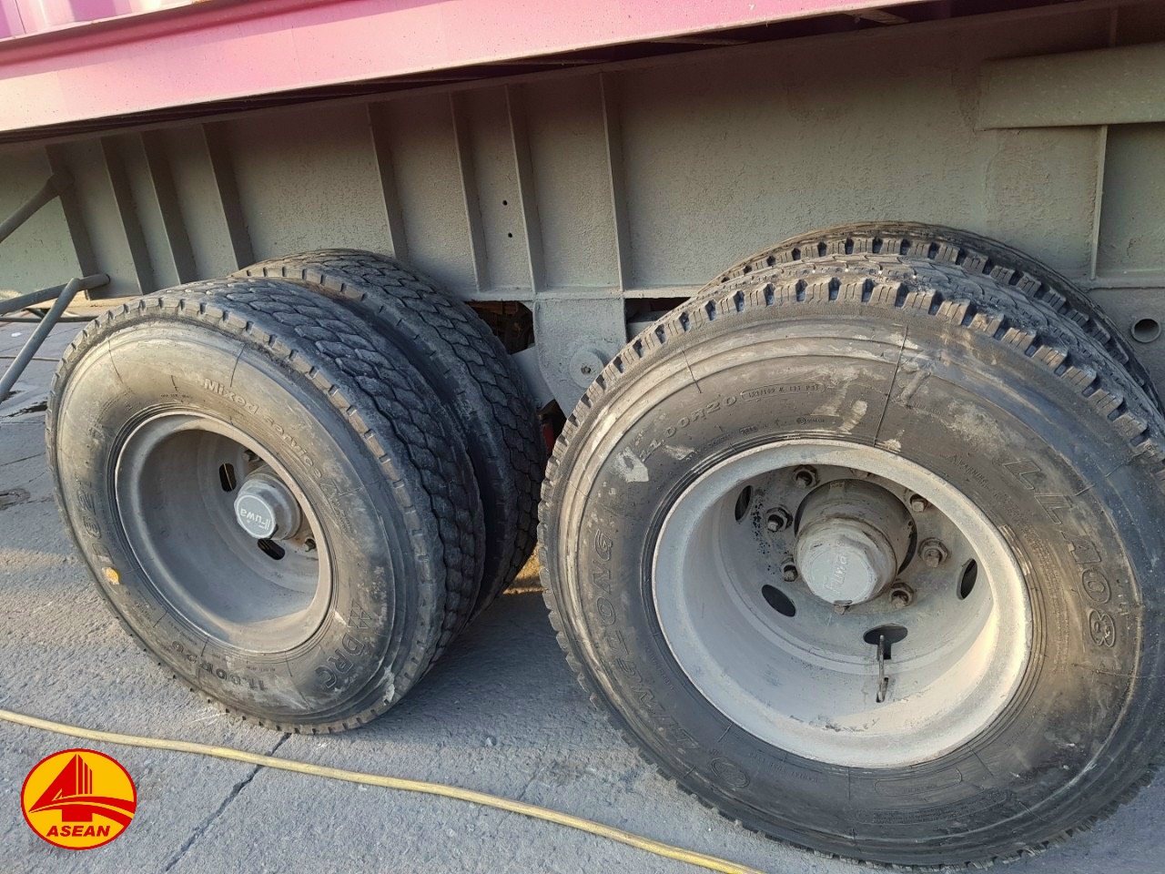 lốp dán container giá rẻ