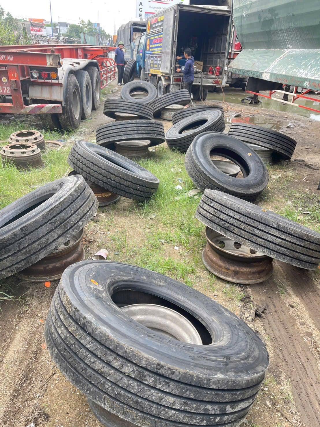 lốp container giá rẻ tại TPHCM