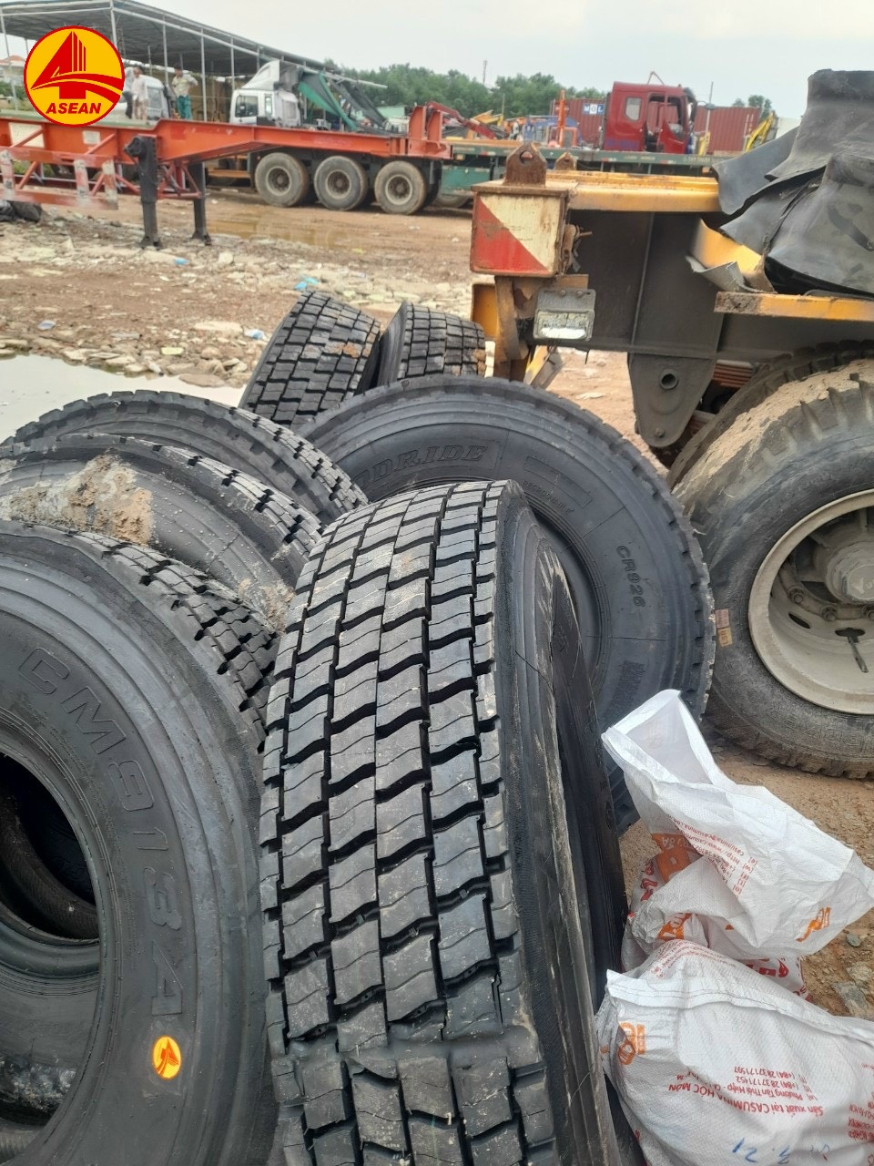 lốp container giá rẻ tại Bình Dương - TPHCM