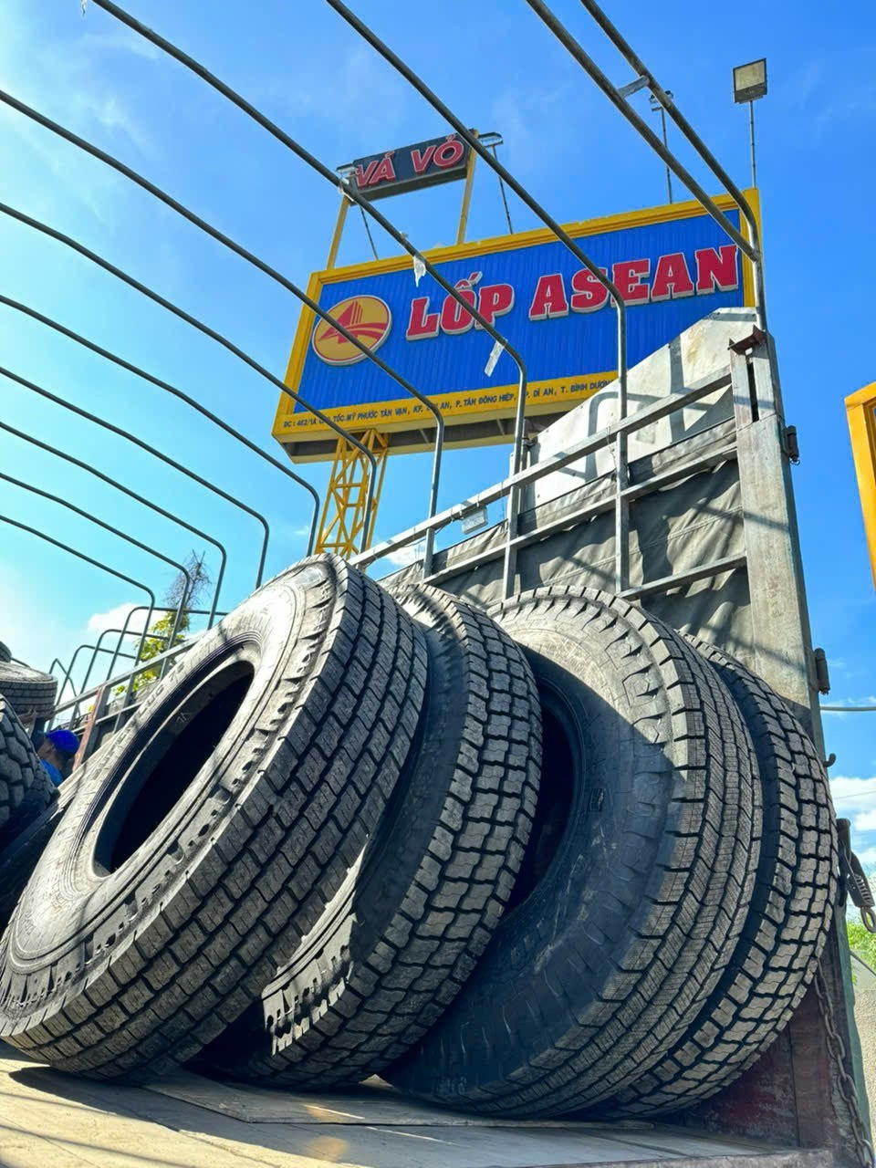 cung cấp lốp xe tải chính hãng TPHCM