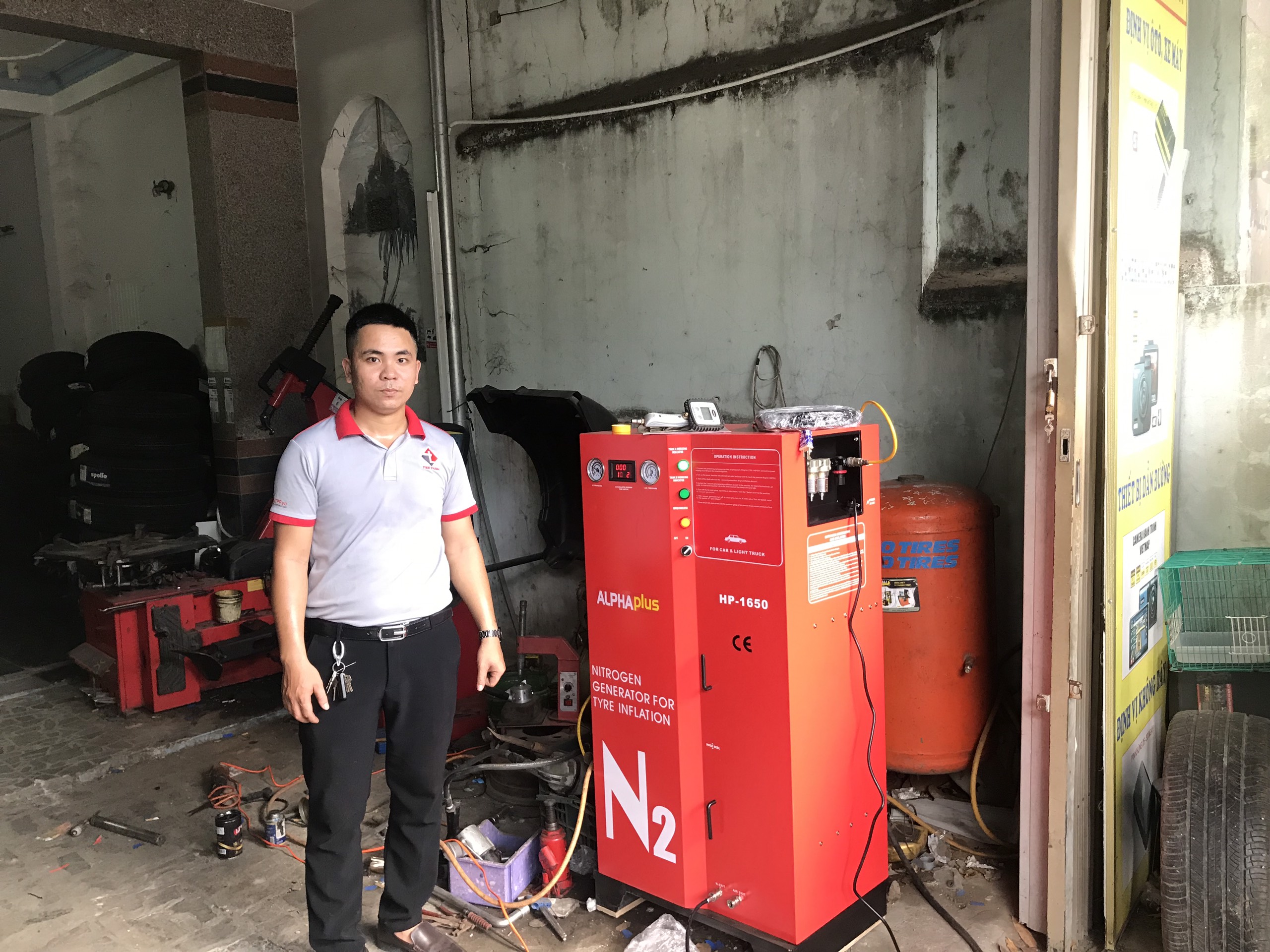 Có nên bơm khí ni-tơ vào lốp xe hay không?