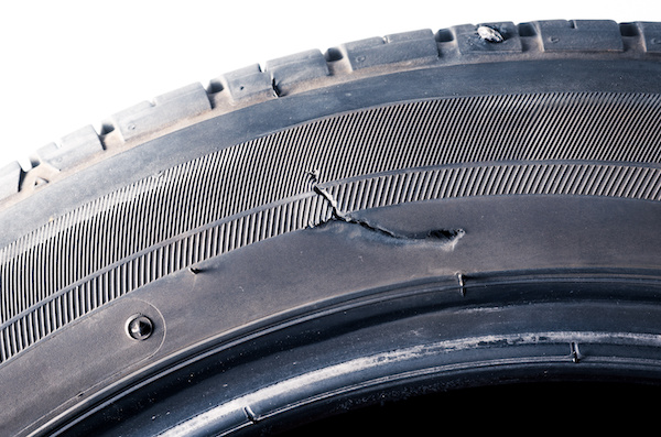 hông lốp bị hư hại