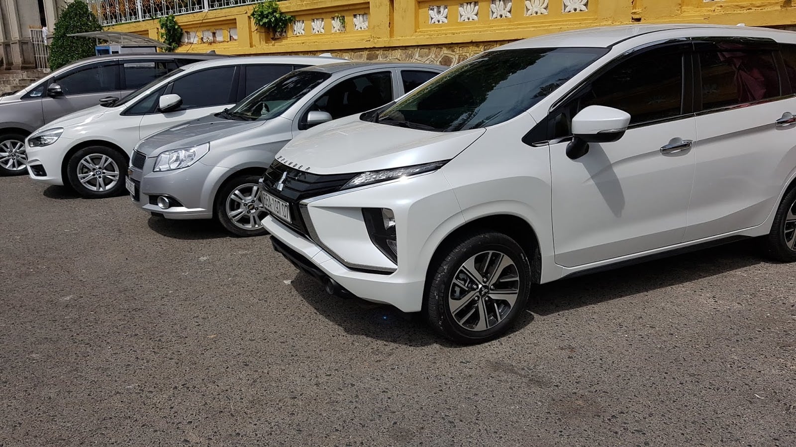 lốp xe 7 chỗ chính hãng tại Bình Dương