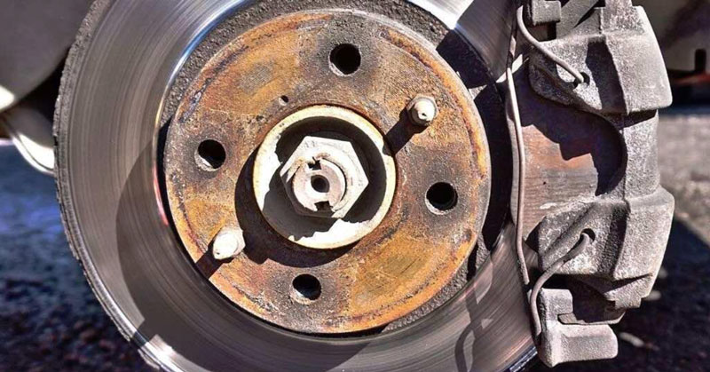 đĩa phanh xe ô tô biến dạng