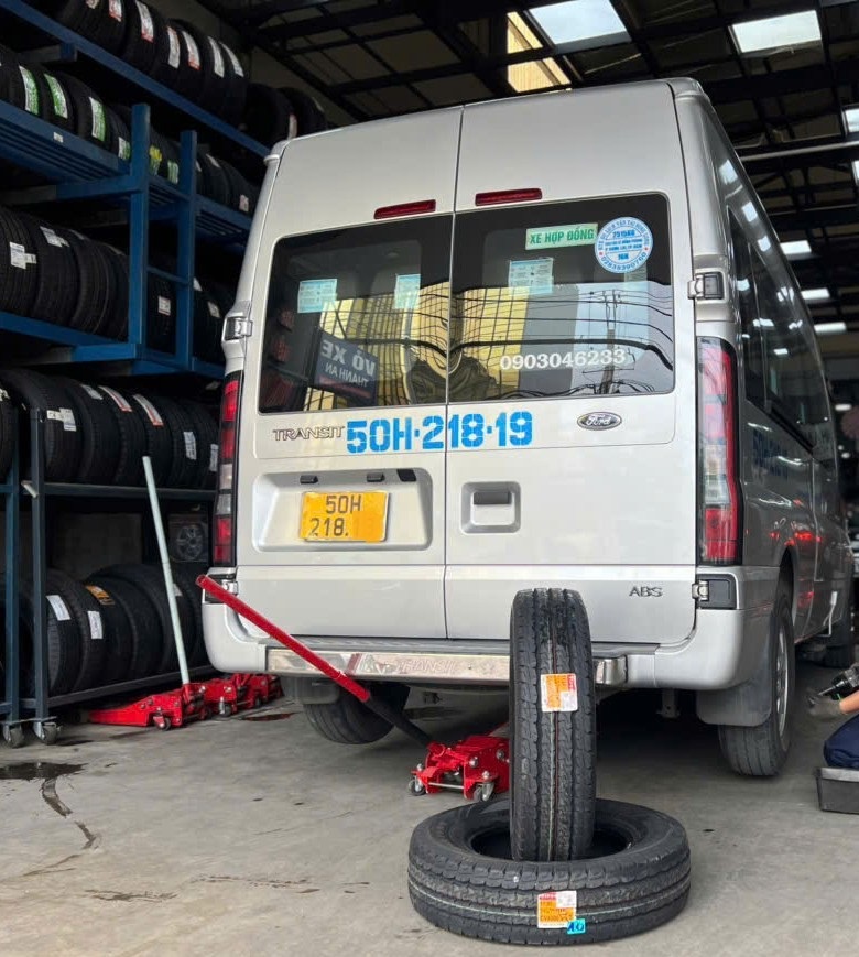 lốp xe 16 chỗ giá rẻ tại Bình Dương