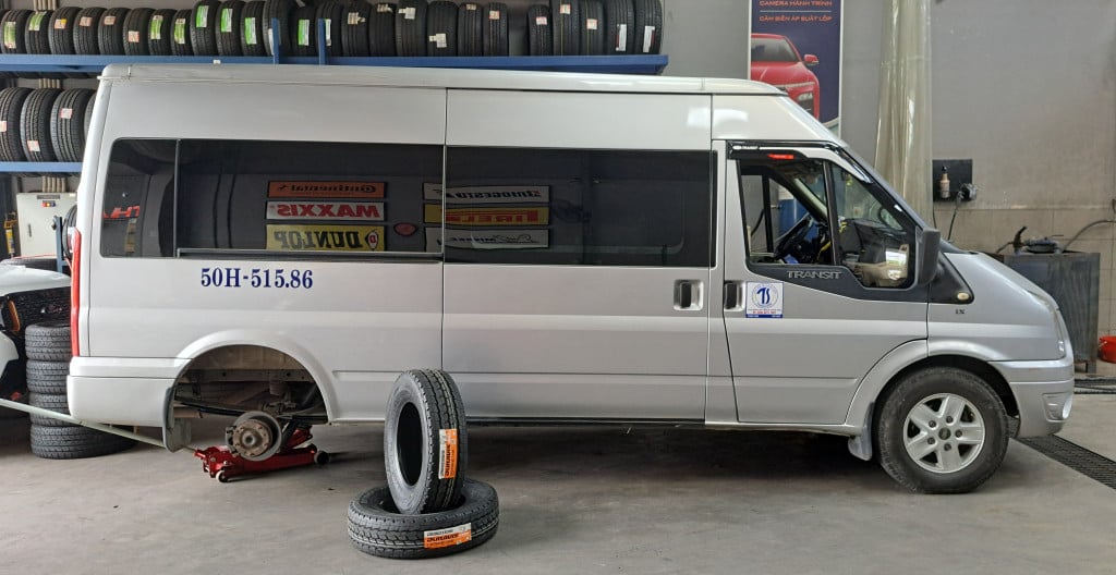 lốp xe 16 chỗ giá rẻ tại Bình Dương