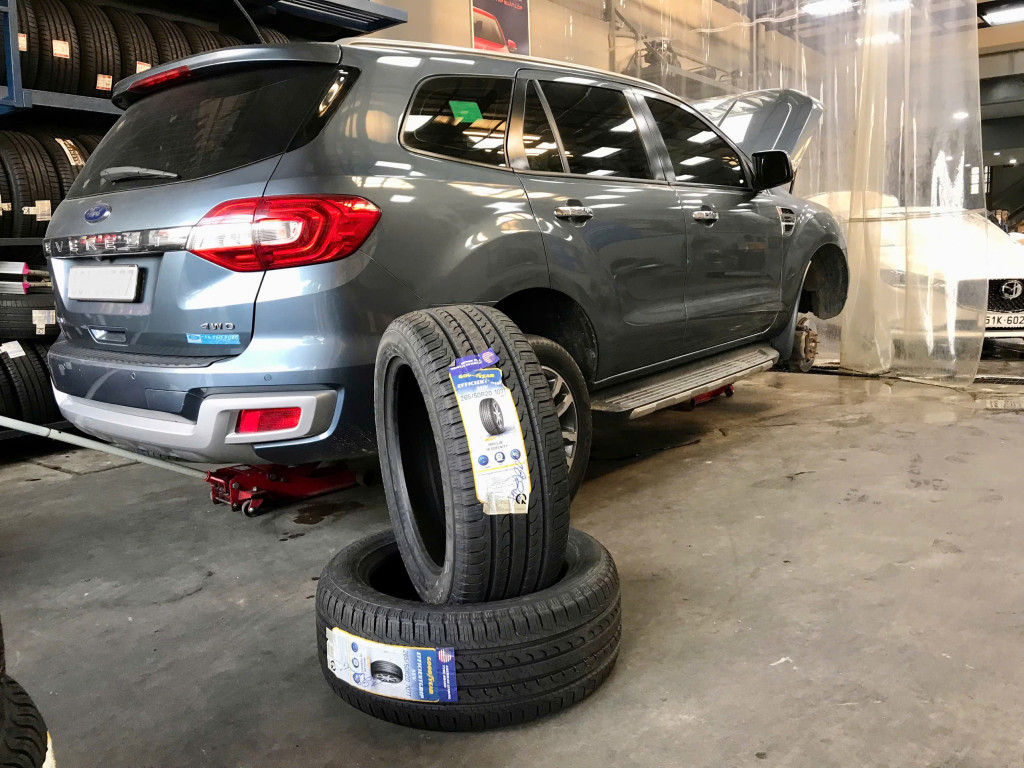lốp xe ô tô Goodyear giá rẻ tại Bình Dương - TPHCM