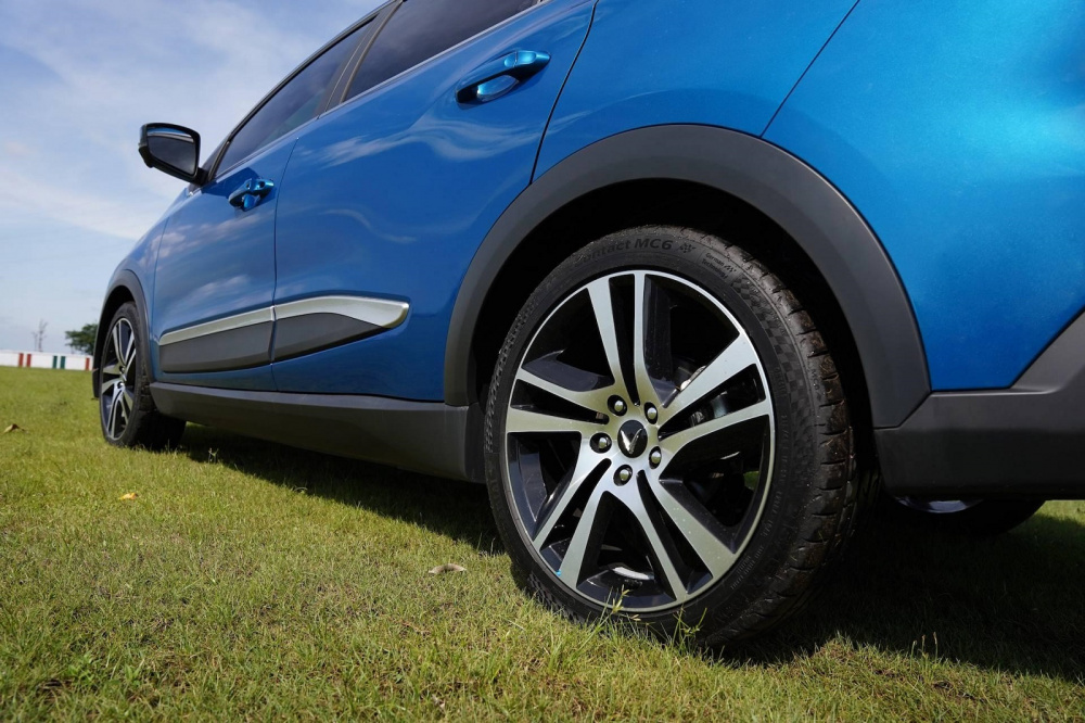 Lốp xe ô tô điện khác với xe xăng không?