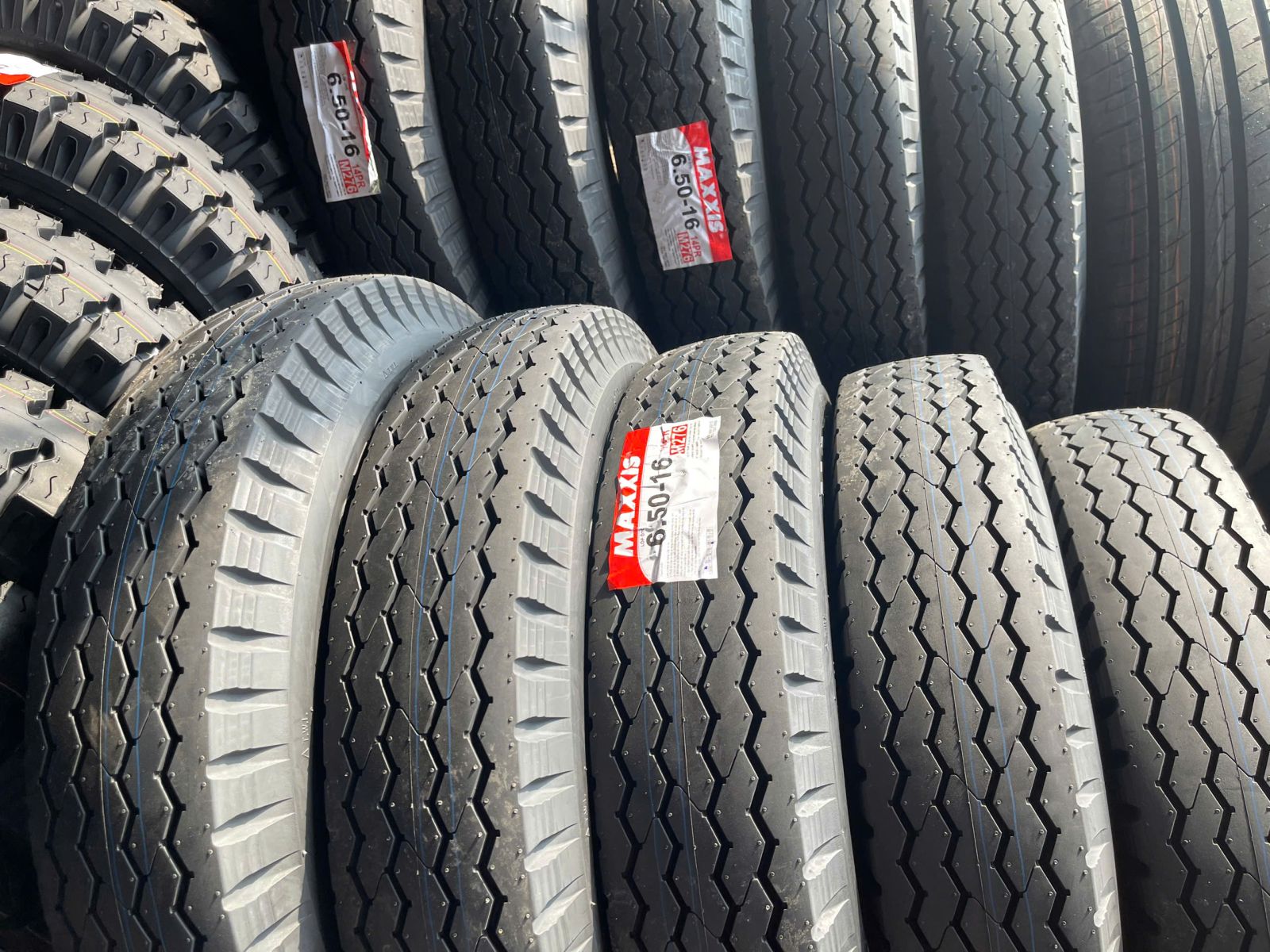 lốp xe tải Maxxis