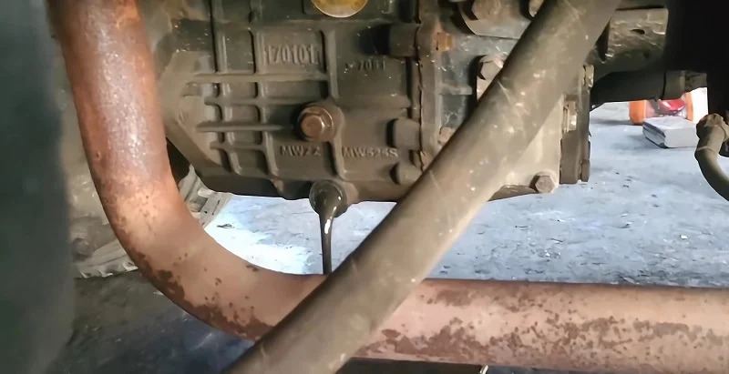 thay nhớt hộp số xe tải
