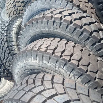 Lốp dán bố vải 10.00-20 gai ngang chạy công trình