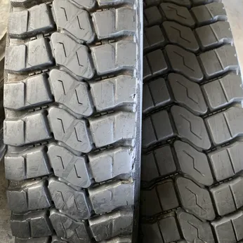 Lốp dán bố vải 11.00-20 gai ngang chạy công trình