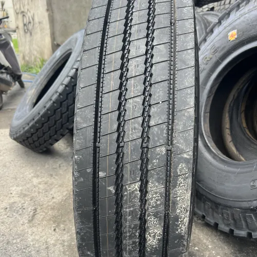 Lốp dán bố kẽm 11R22.5 gai xuôi chạy trung chuyển hàng