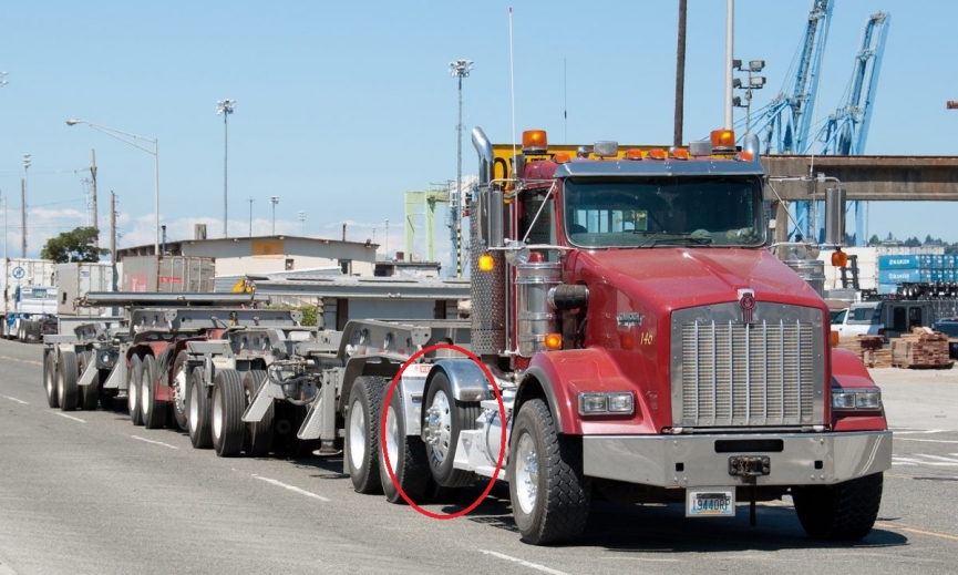 Vì sao nhiều xe tải có bánh xe phụ treo lơ lửng không chạm đất?