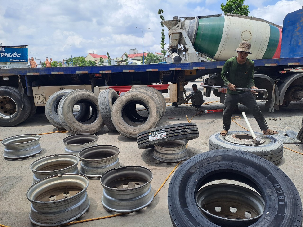 lốp container bình dương