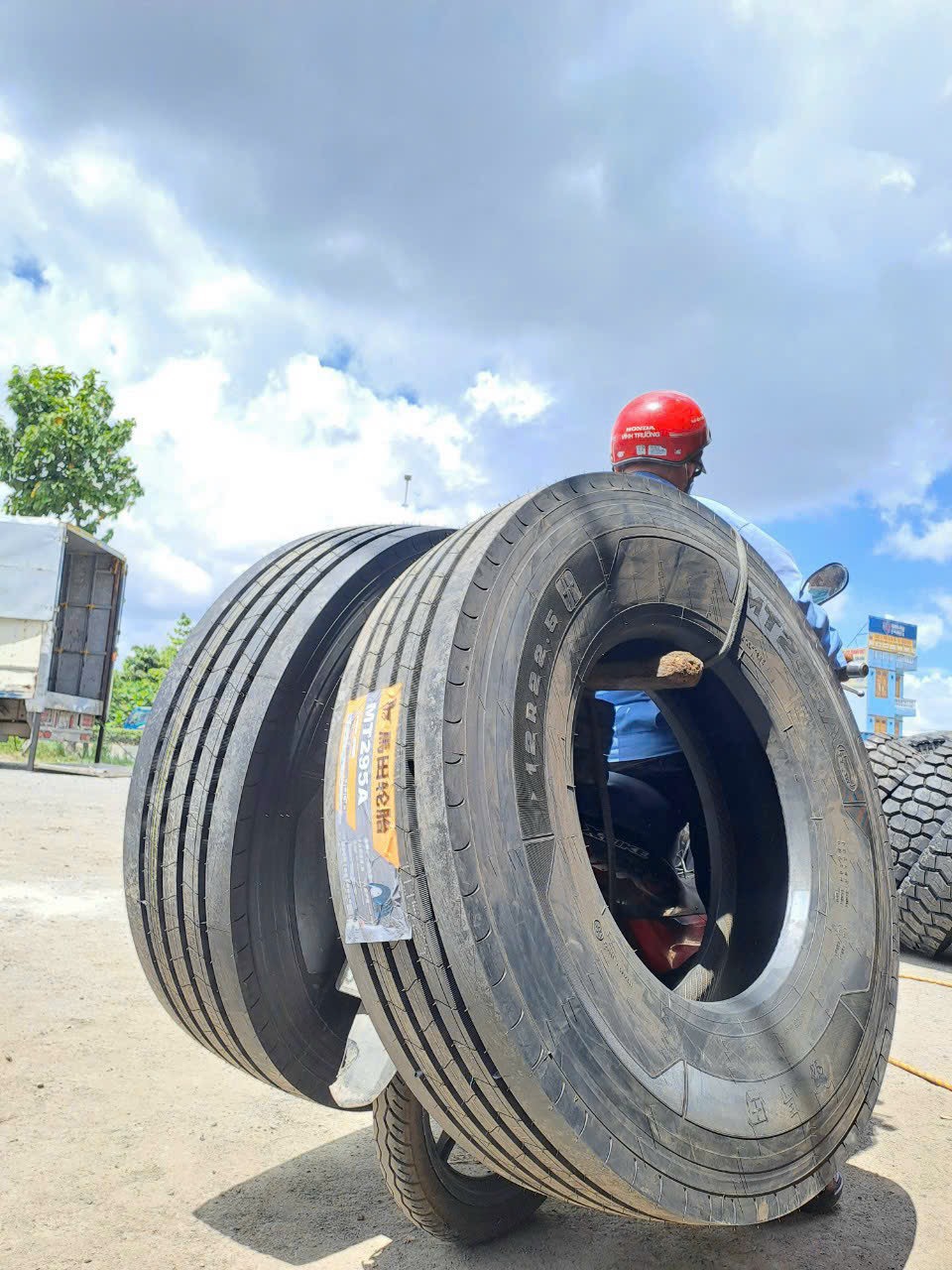 đại lý lốp dán giá rẻ